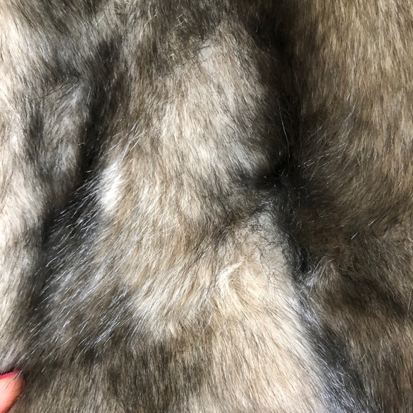 BCBG Furry vest - Picture 4 of 4